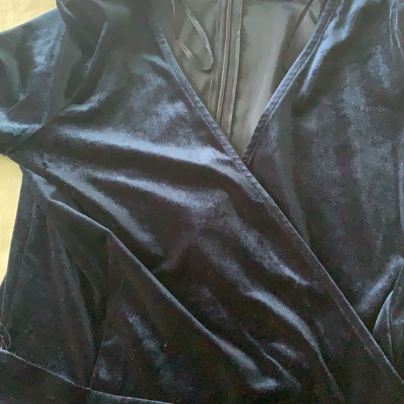 Blue velvet romper- size medium - Picture 6 of 6